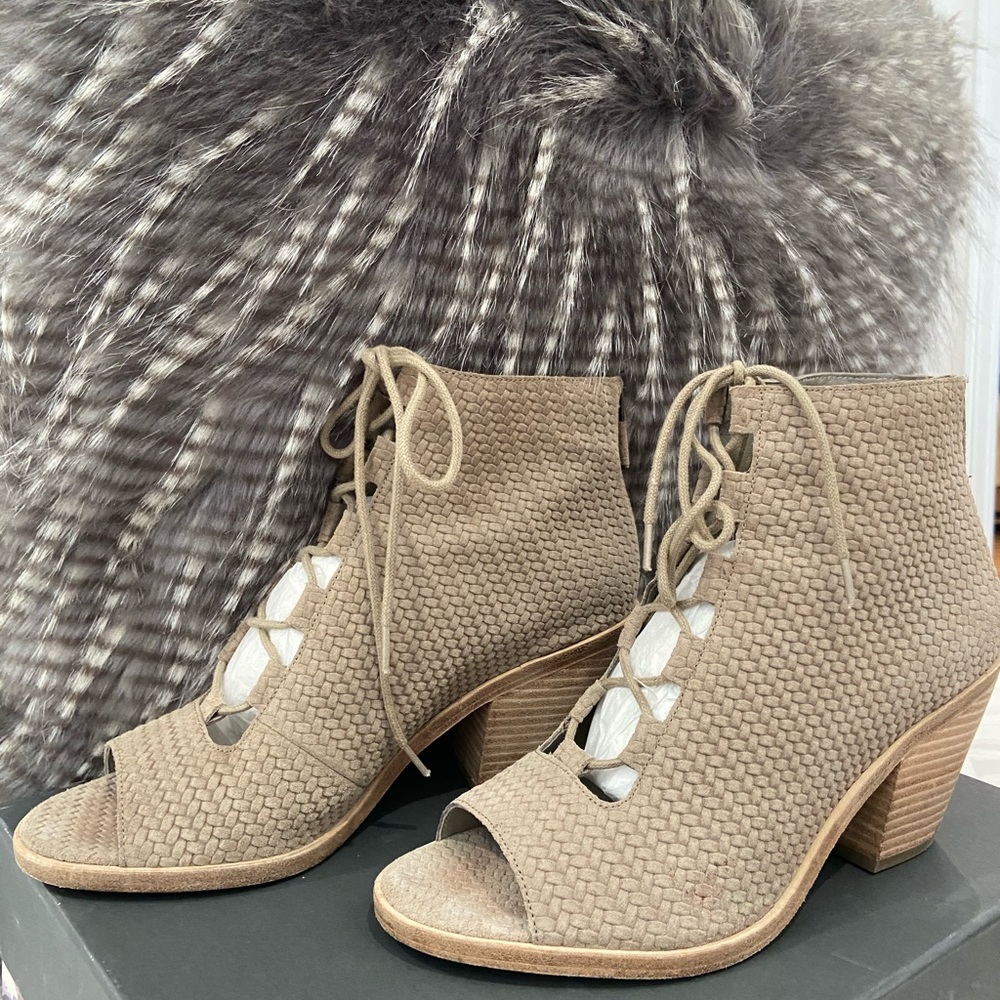 Eileen Fisher Basket Weave Print Leather Booties